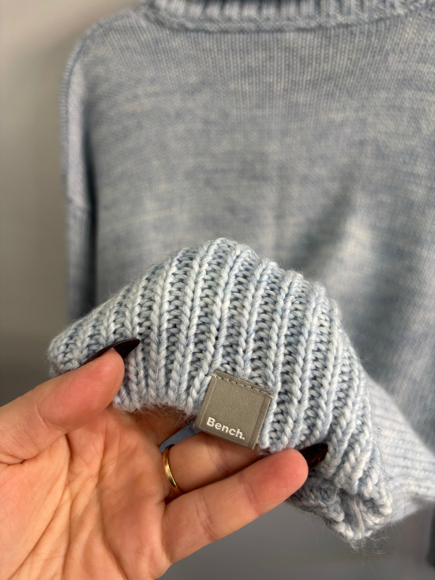 Tricot bleu pâle avec collet BENCH - Grandeur: Small