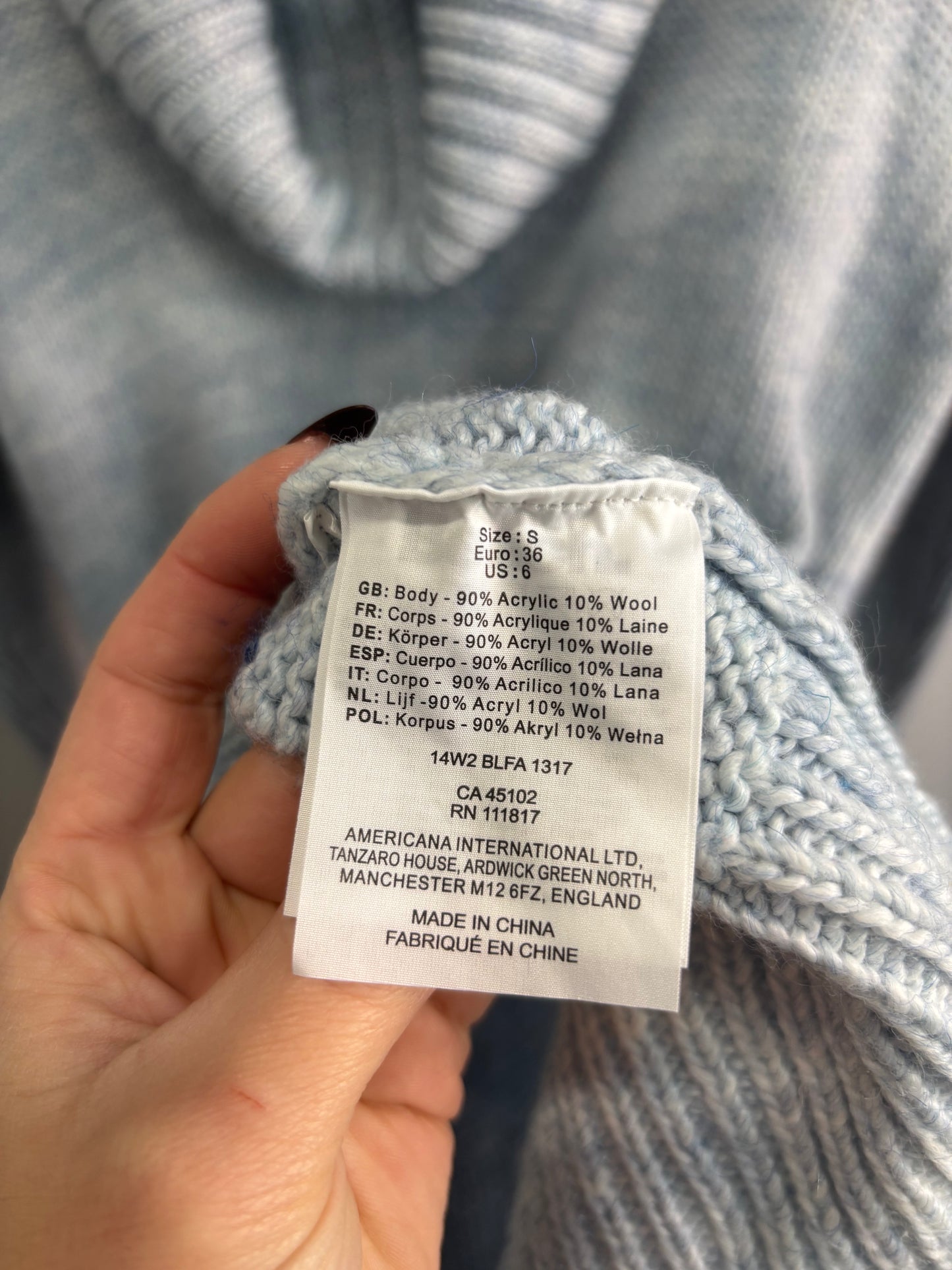 Tricot bleu pâle avec collet BENCH - Grandeur: Small