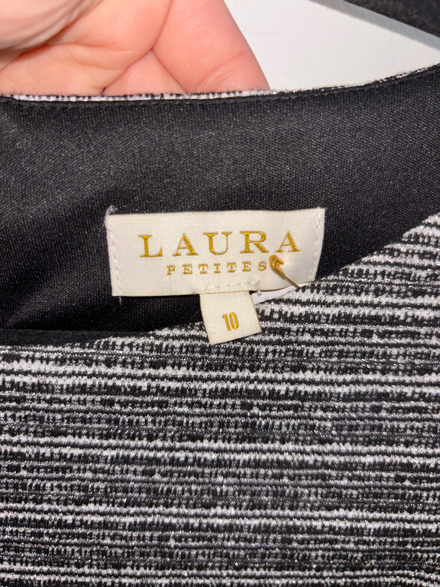 Robe Chic Raillé LAURA PETITES - Grandeur: 10