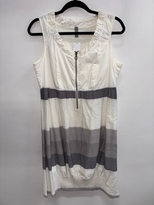 Robe Frou-Frou Blanc & Gris JENSEN WOMAN - Grandeur: 38