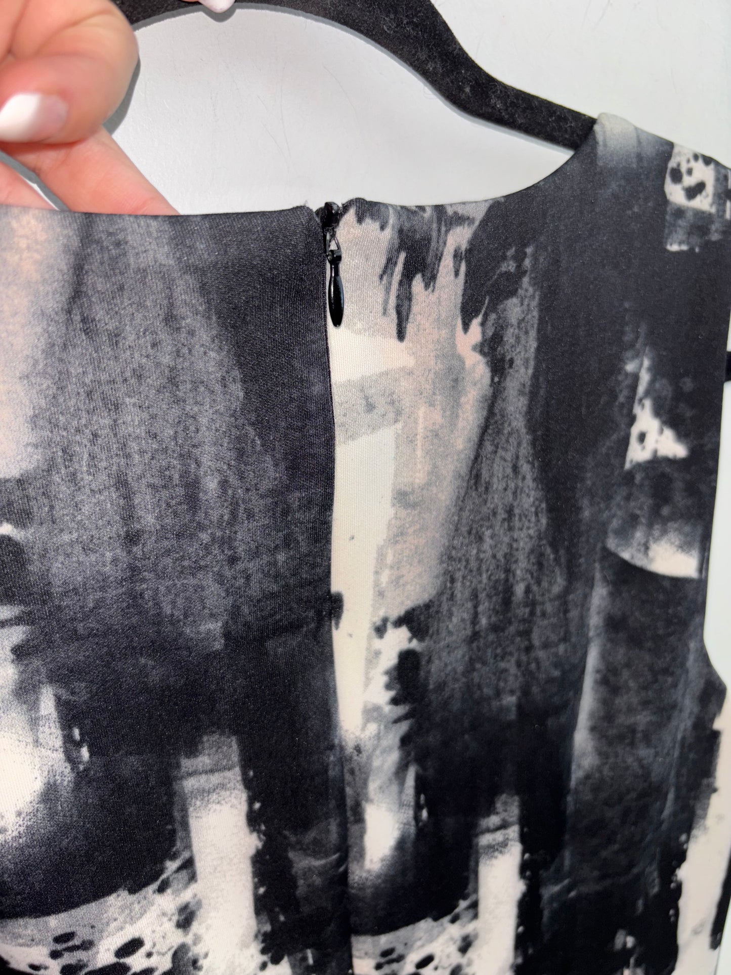 Robe Marblé Noir & Blanc LORI M COLLECTION - Grandeur: Large