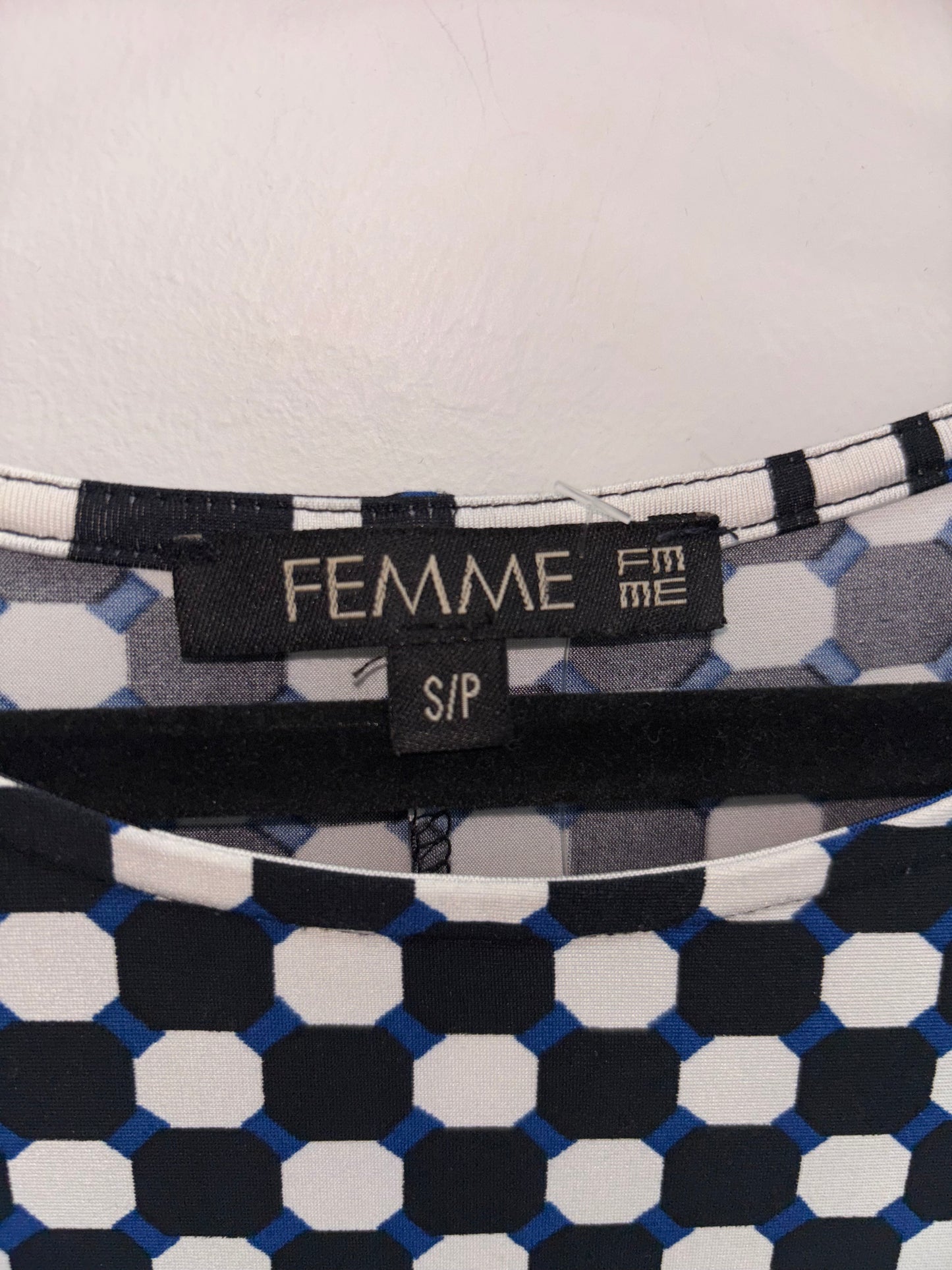 Robe motif FEMME - Grandeur: Small